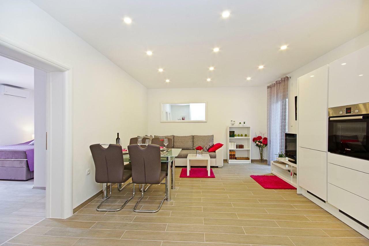 Apartment Mira Makarska Esterno foto