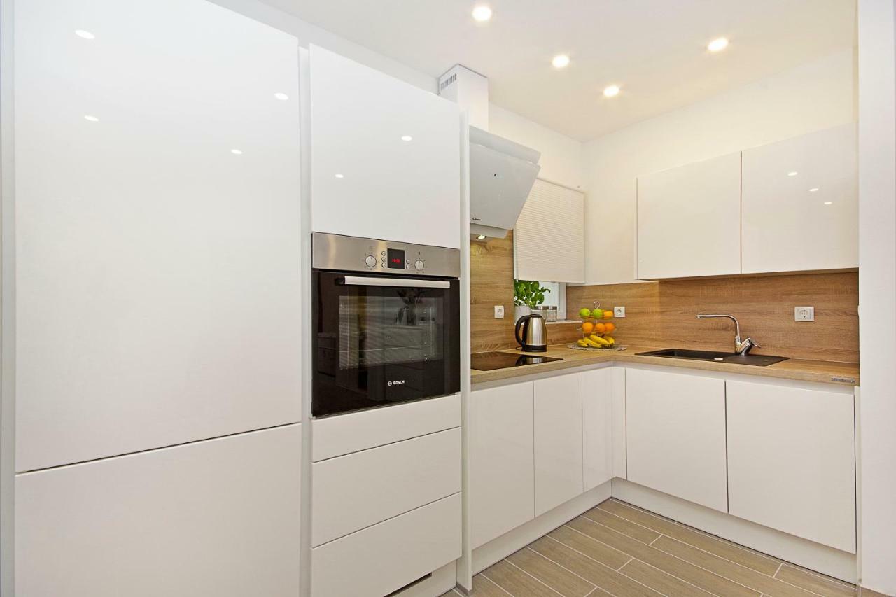 Apartment Mira Makarska Esterno foto